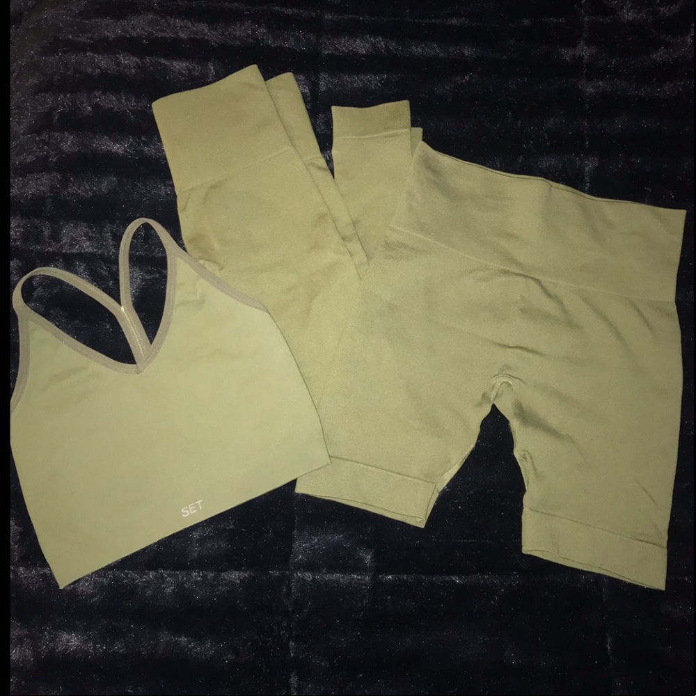 SET ACTIVE KATE MOSS SET